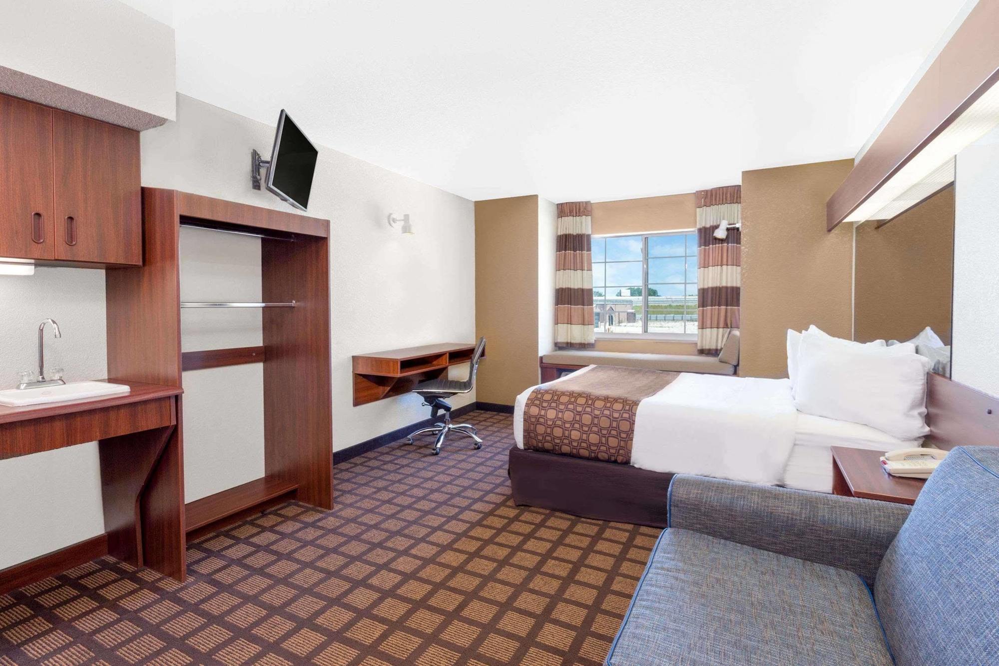 Microtel Inn & Suites By Wyndham Green Bay Exterior foto