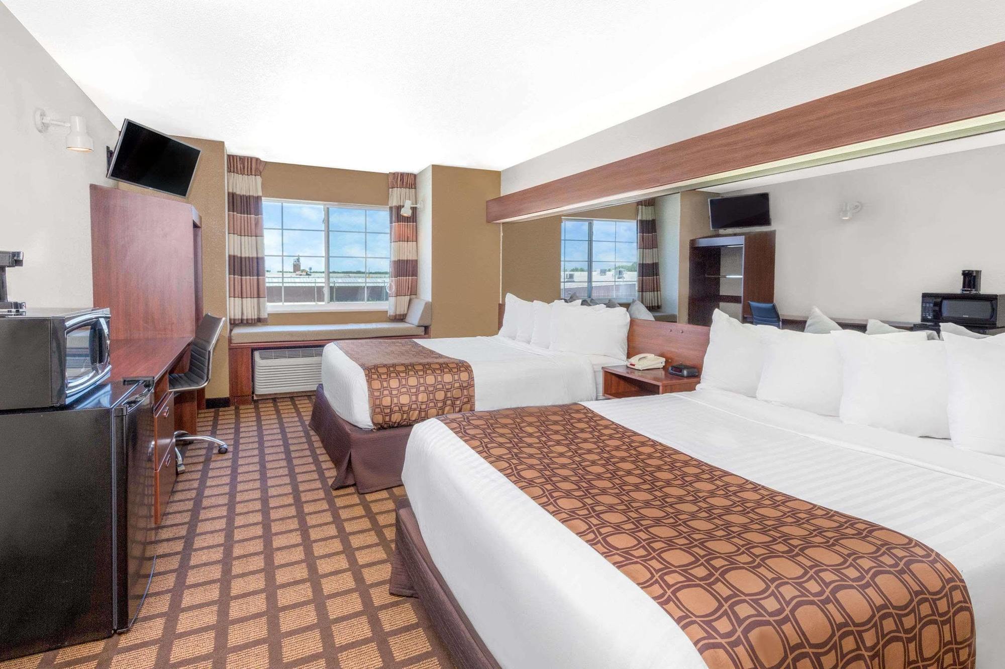 Microtel Inn & Suites By Wyndham Green Bay Exterior foto
