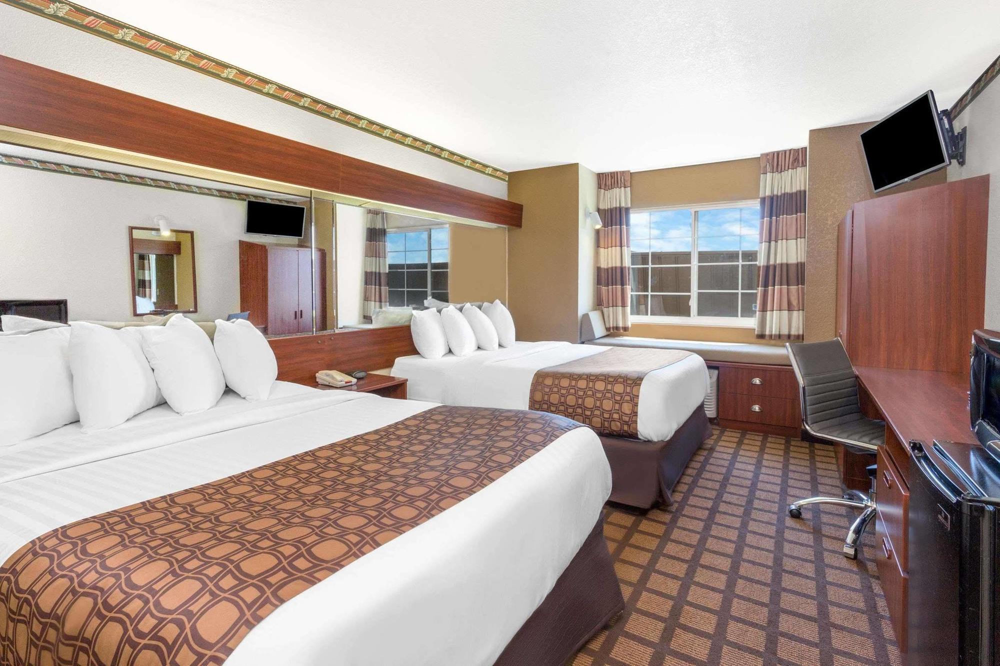 Microtel Inn & Suites By Wyndham Green Bay Exterior foto