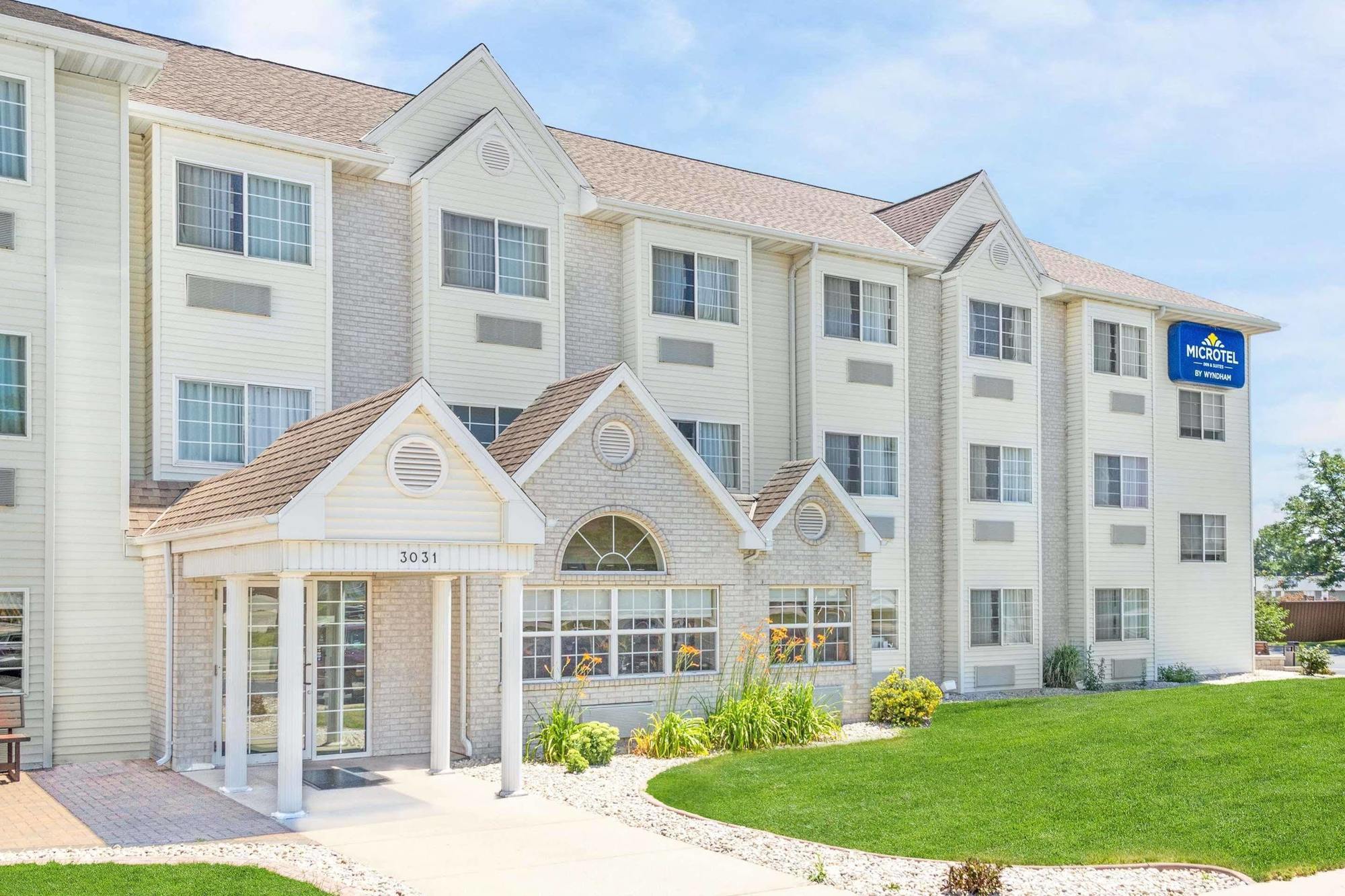 Microtel Inn & Suites By Wyndham Green Bay Exterior foto
