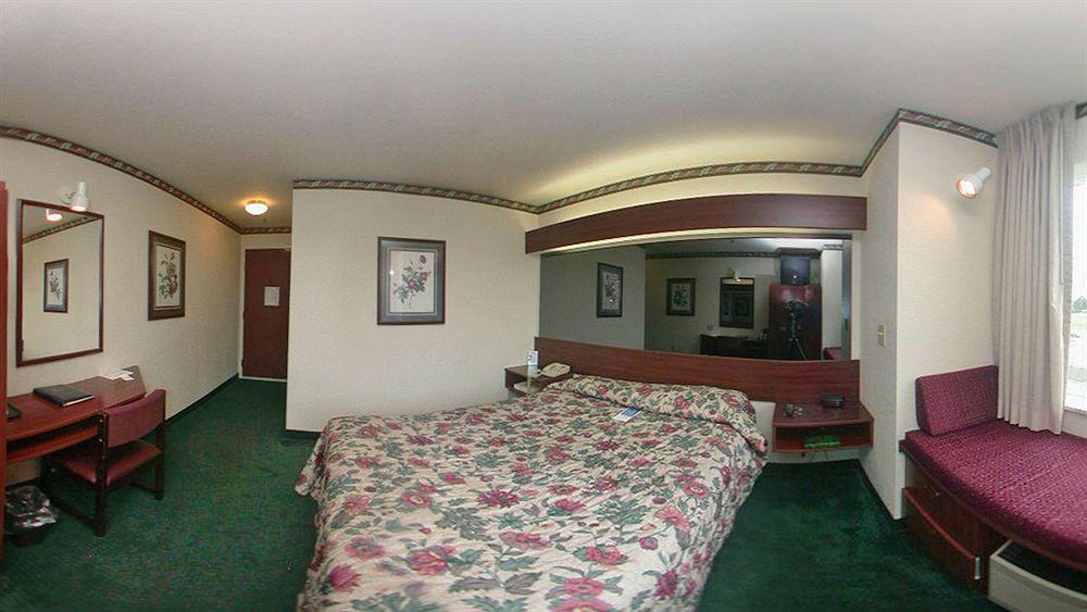Microtel Inn & Suites By Wyndham Green Bay Exterior foto